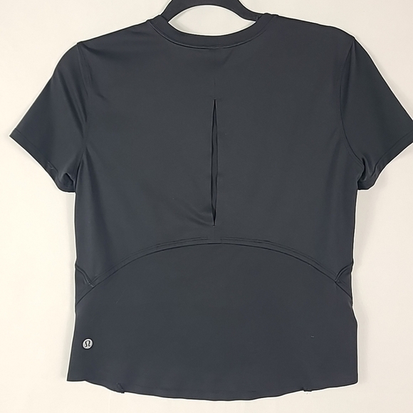NEW Lululemon Ultralight Reflective Running Tee Shirt Graffic Black Size 4 NWOT - Picture 4 of 6